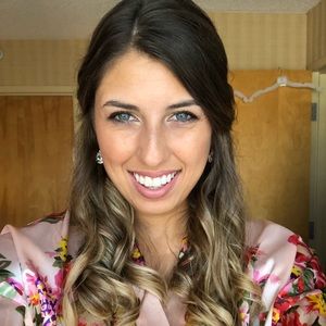 Meet your Posher, Alexandra